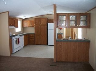 1015 SE 42nd St, Topeka, KS 66609