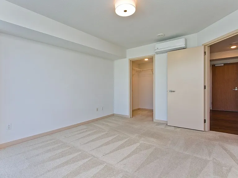 555 South St #1710 — Photo 8