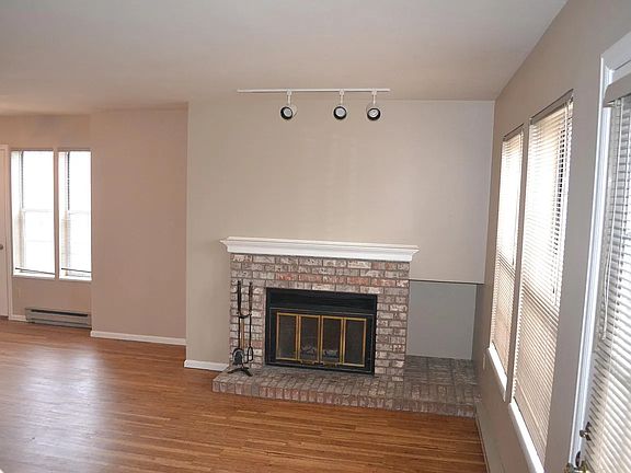 5th image of 1601 W Swallow Rd APT 7H