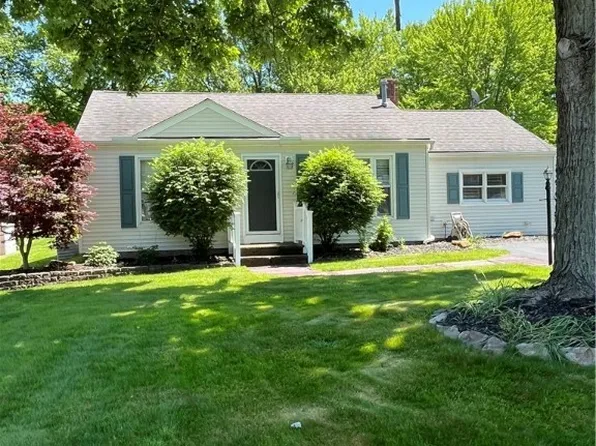 8015 Fitch Rd, Olmsted Township, OH 44138