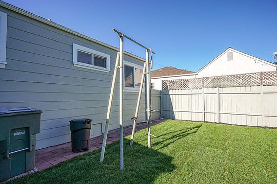 3rd image of 1594 Timothy Dr