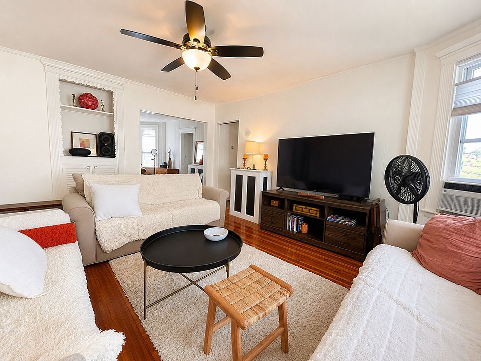 Living Room/ Entry Hall