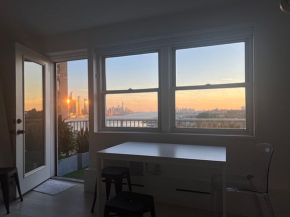3rd image of 6010 Boulevard E #82