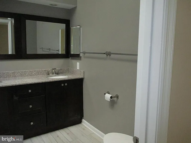 7502 Ashby Ln #K — Photo 15
