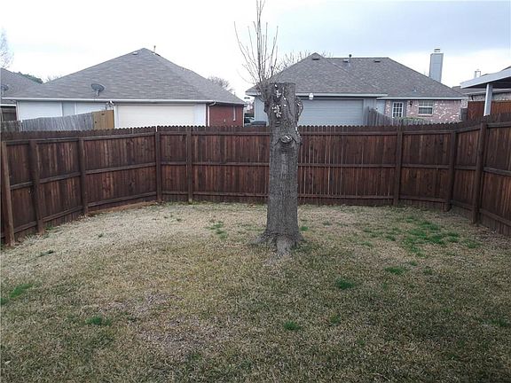 4th image of 1026 Kim Ln
