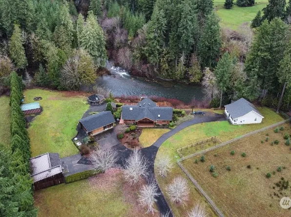 809 S 3rd Street, Pe Ell, WA 98572