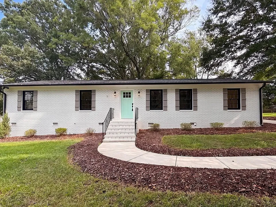 141 Greenbriar Dr