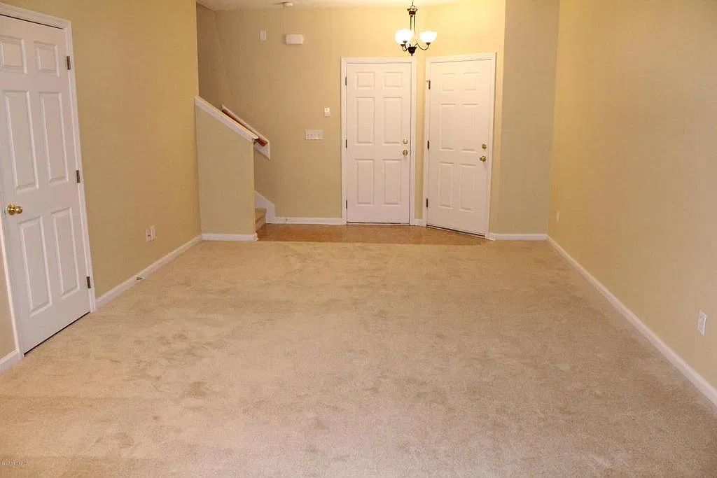 3 bed, 2.5 bath, 1844 sqft, $1,895 — Photo 2