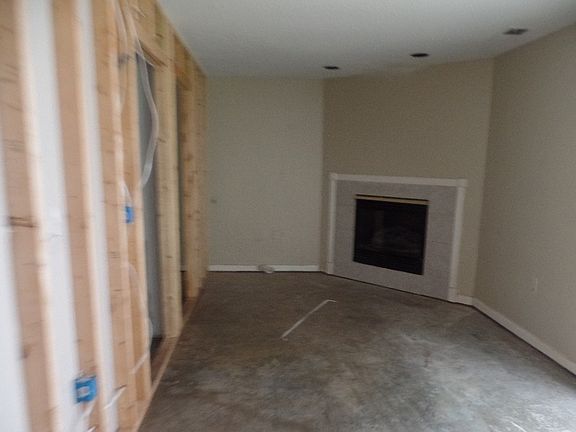 3rd image of 1154 Evans Ave