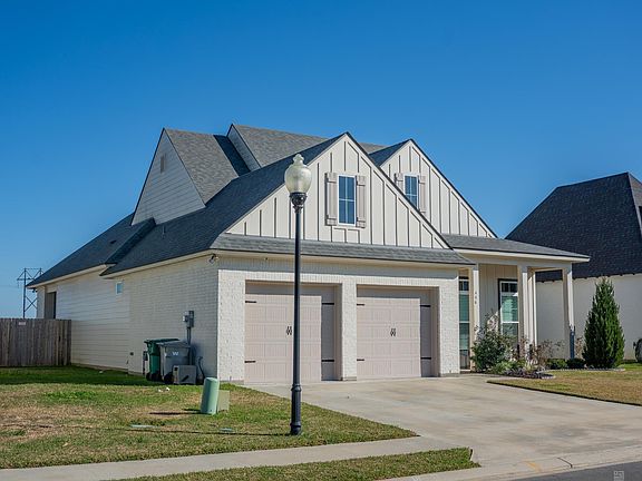 3rd image of 406 Last Quarter Dr