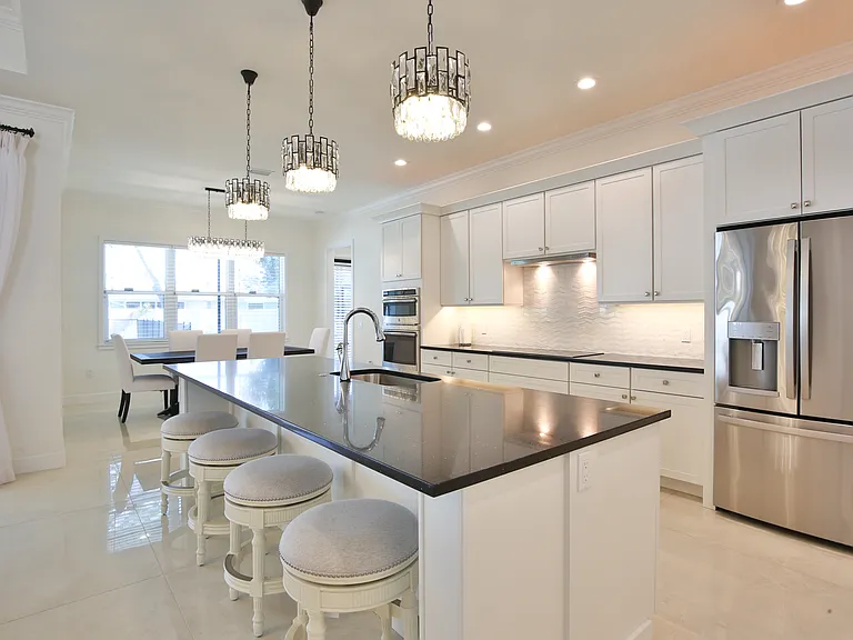 1115 Mallorca Dr — Photo 12