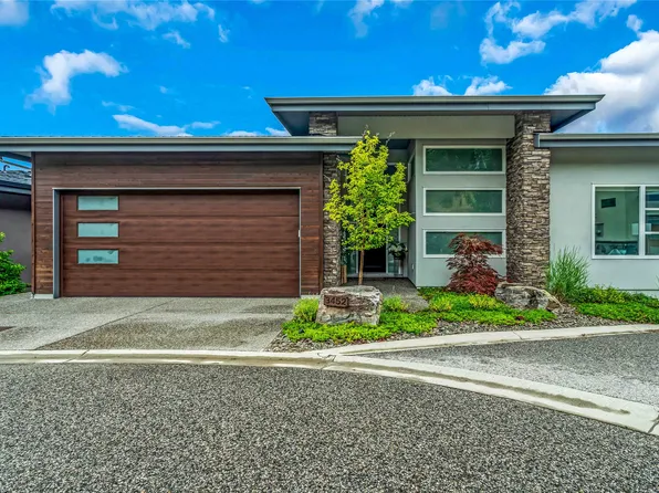 3452 Blue Grass Ln, Kelowna, BC V1V 3G1