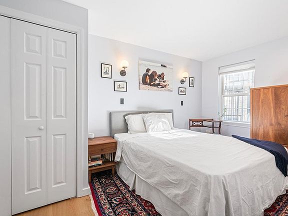 4th image of 229 E 81st St APT E