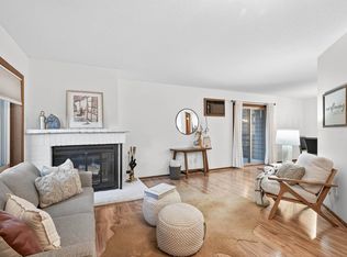 2010 Ridge Dr APT 13, Saint Louis Park, MN 55416