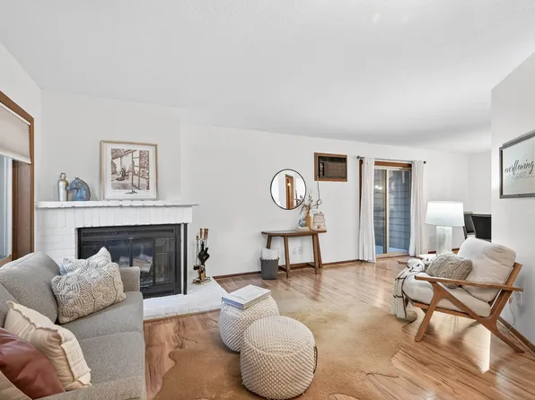 2010 Ridge Dr APT 13, Saint Louis Park, MN 55416
