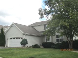 452 Willow Rd, Lakemoor, IL 60051