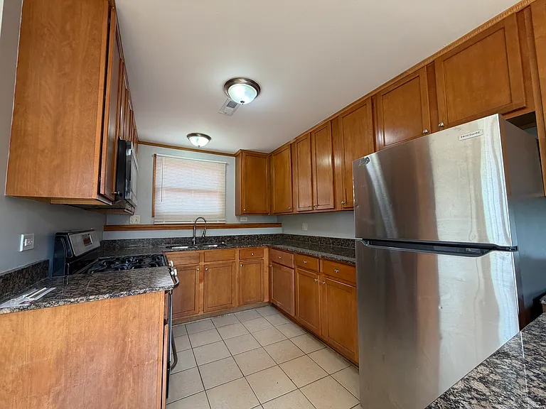 3325 W Fulton Blvd #2 — Photo 4