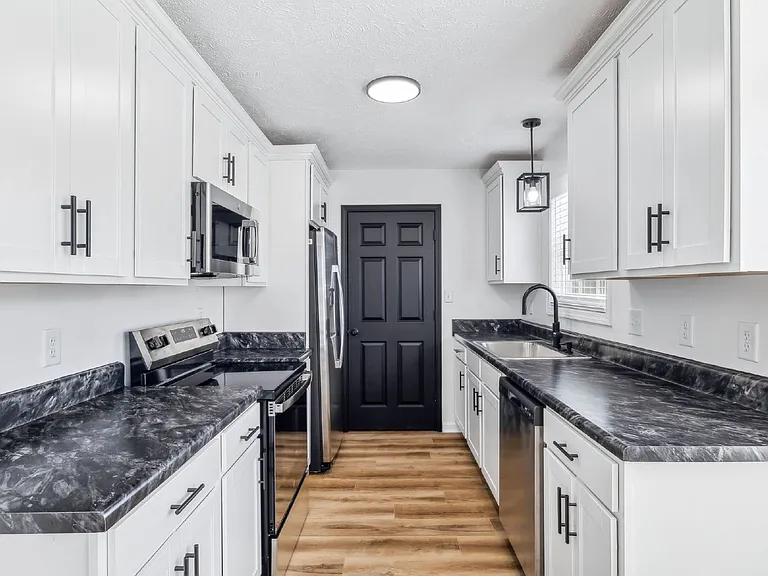 1824 Cottingham Ct — Photo 12