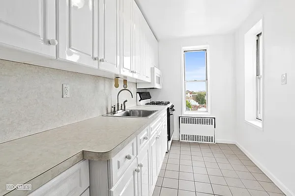 Sold by Citi Habitats | media 10