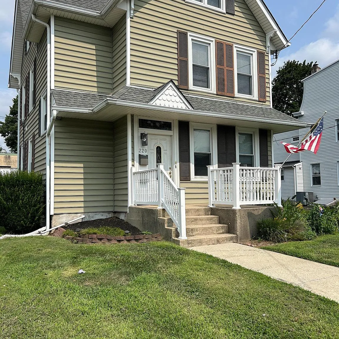 2 bed, 2.0 bath, 1350 sqft, $1,800 — Photo 1