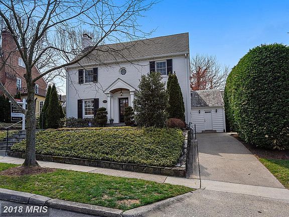 2nd image of 4112 Blackthorn St
