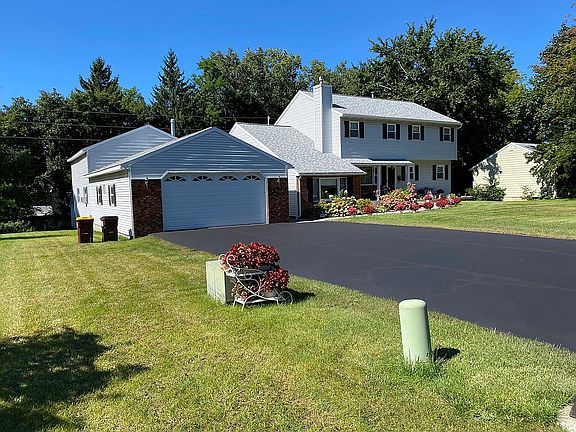 2nd image of 36 Tamarack Ln