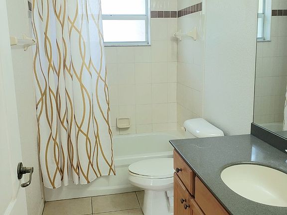 3rd image of 5526 Lavender Ave