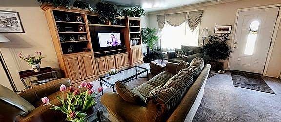 4th image of 25 Acorn Ct #7038-0124