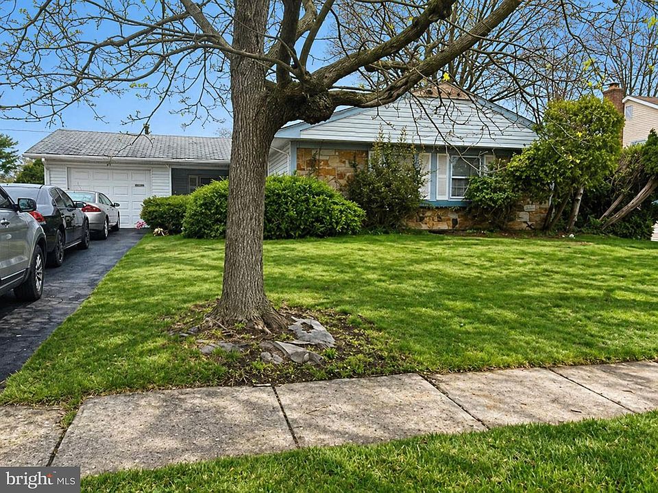 1st image of 40 Trescott Ln