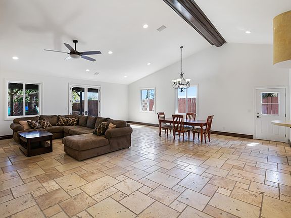 5th image of 20531 Oxnard St