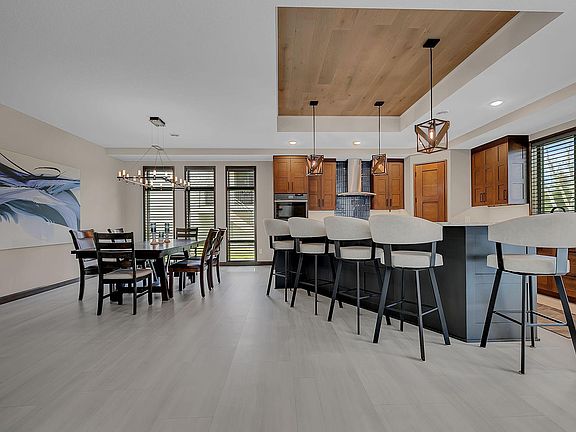 4th image of 2137 Tamarack Dr