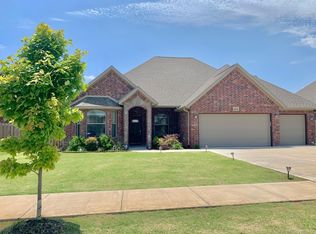 2303 SW Tupelo Ave, BENTONVILLE, AR 72712