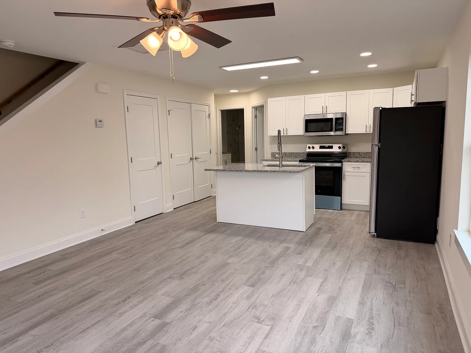 4 bed, 1313 sqft, $2,000 — Photo 4