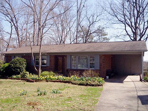 2nd image of 1903 Oakhurst Dr