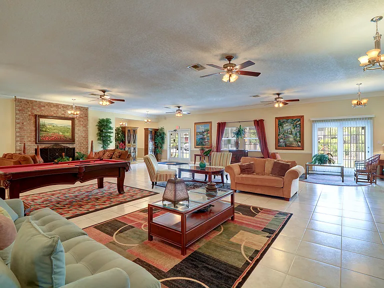 The Rio Apartments — Photo 14