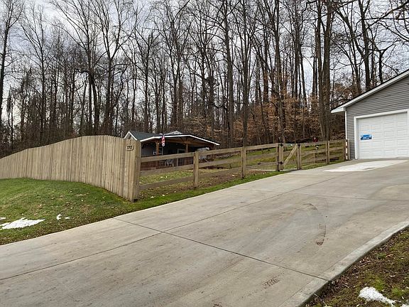 5th image of 3703 Green Ln