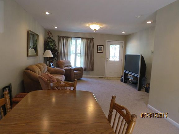 4th image of 154 Keister St