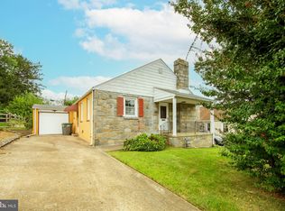 13 Lexington Dr, Claymont, DE 19703