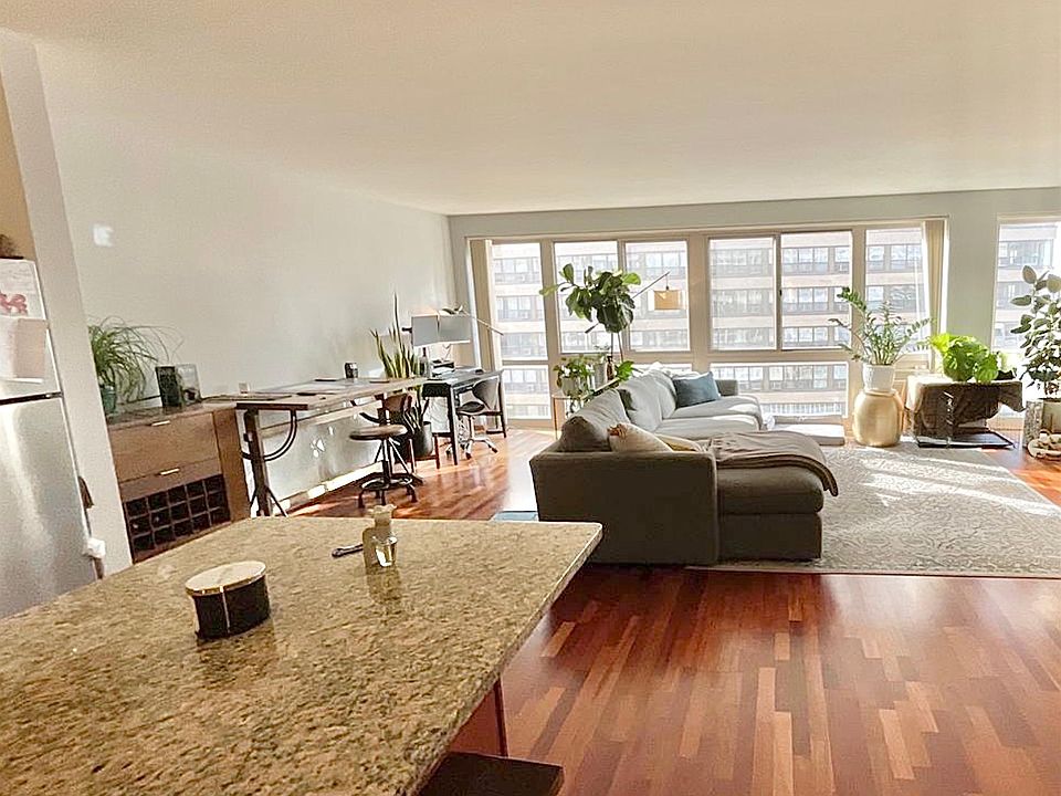 1st image of 2800 N Lake Shore Dr APT 408