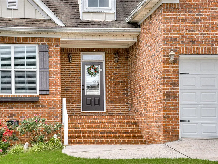2520 Grier Cir — Photo 3