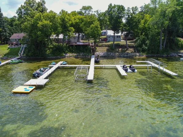 1321 S Darling Dr NW, Alexandria, MN 56308