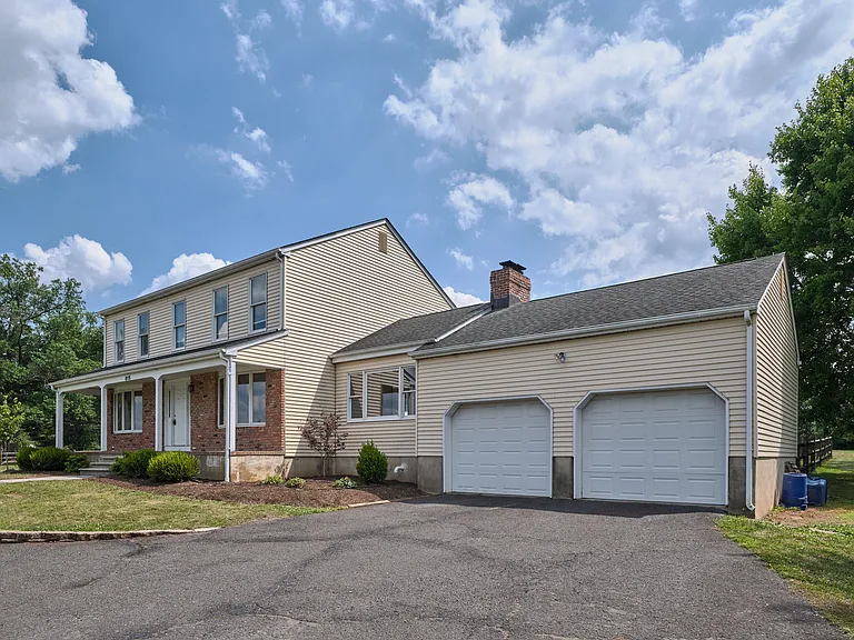815 Clawson Ave — Photo 34