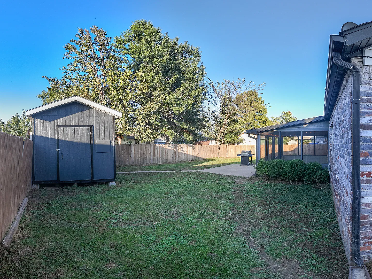 2711 W Bishop Dr — Photo 3