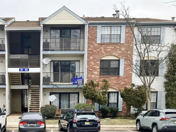 92 Canterbury Ct, Piscataway, NJ 08854