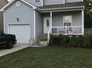 12 Center St, Lakehurst, NJ 08733