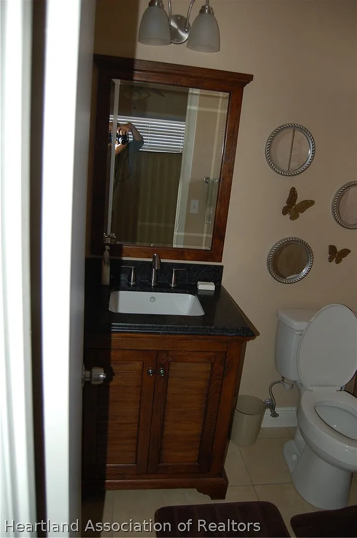 2 bed, 2.0 bath, 952 sqft, $1,300 — Photo 4