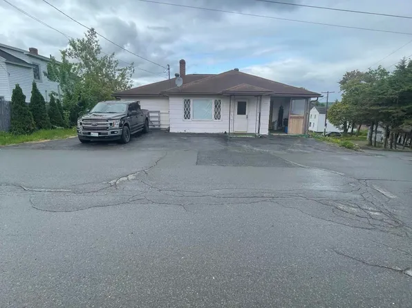 432 St Thomas And 129 5th Avenue Street, Madawaska, ME 04756