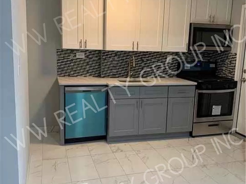 1st image of 2913 Dewitt Pl #F