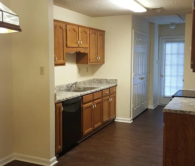 8310 Creek Front Dr — Photo 7