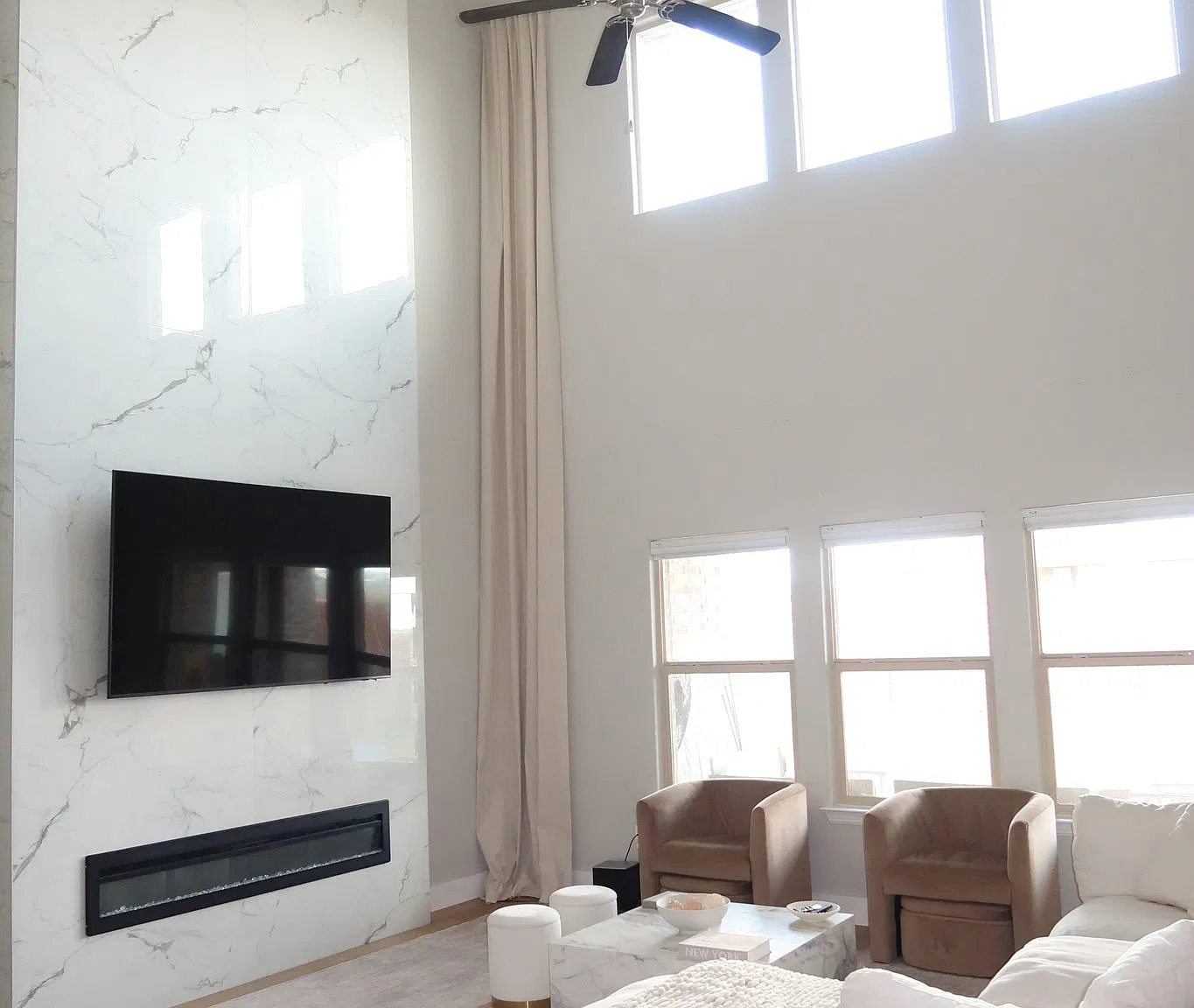Luxury Cedar Hill Home — Photo 2